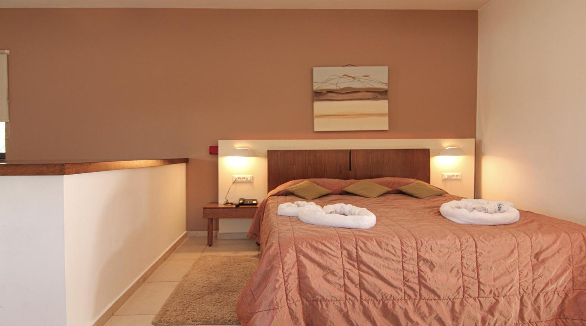 Delina Mountain Resort Anogia Rom bilde