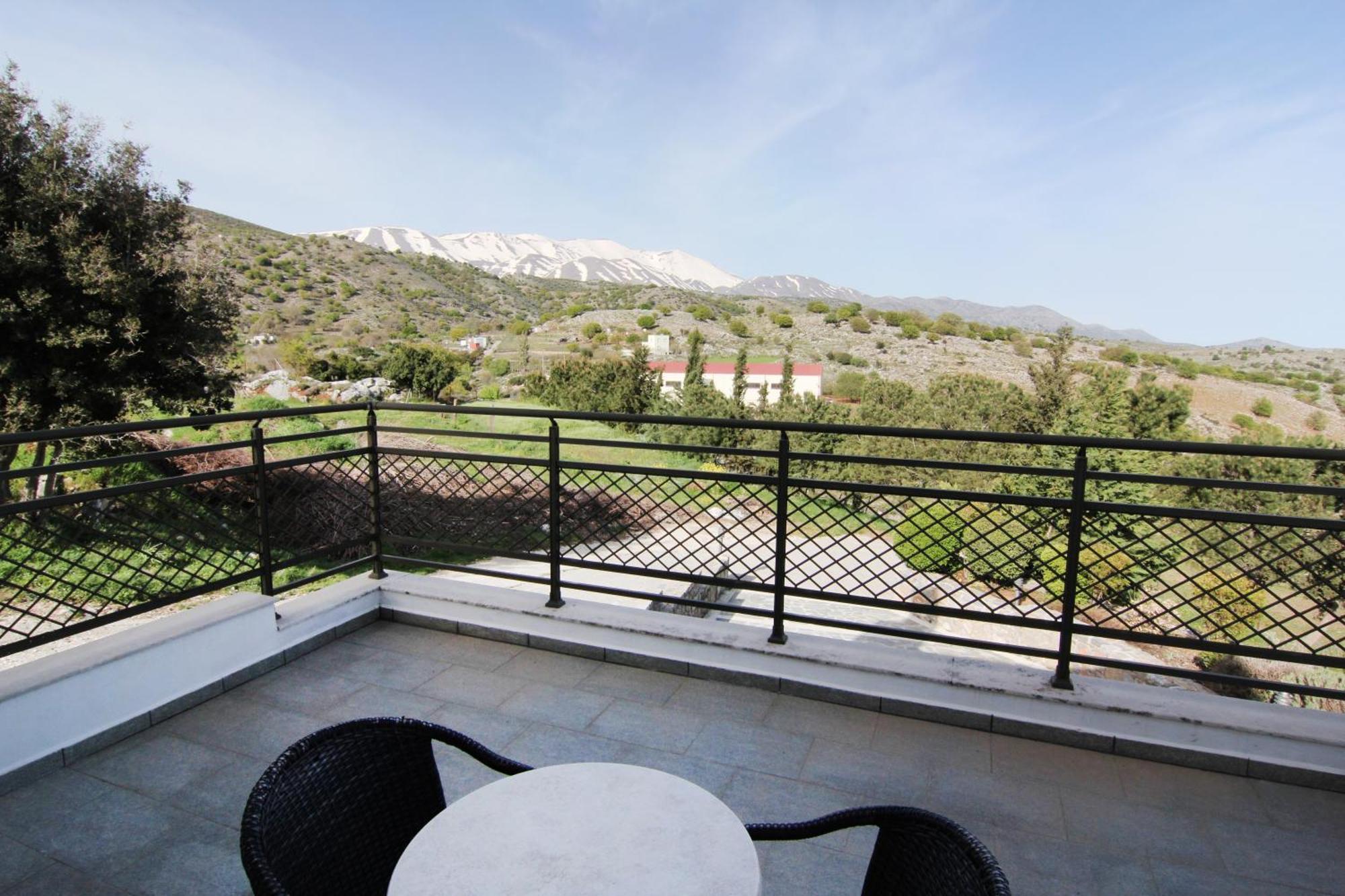Delina Mountain Resort Anogia Rom bilde